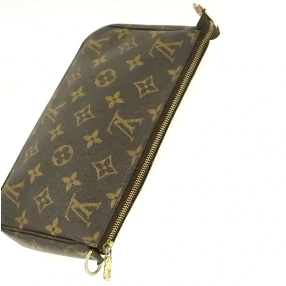 Authenticated Louis Vuitton Pochette Accessories Crossbody Shoulder Bag Purse - Picture 7 of 15